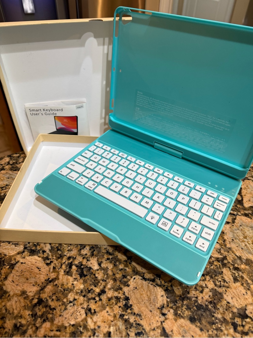 SMART brand Turquoise Bluetooth Tablet Keyboard Case no cords included